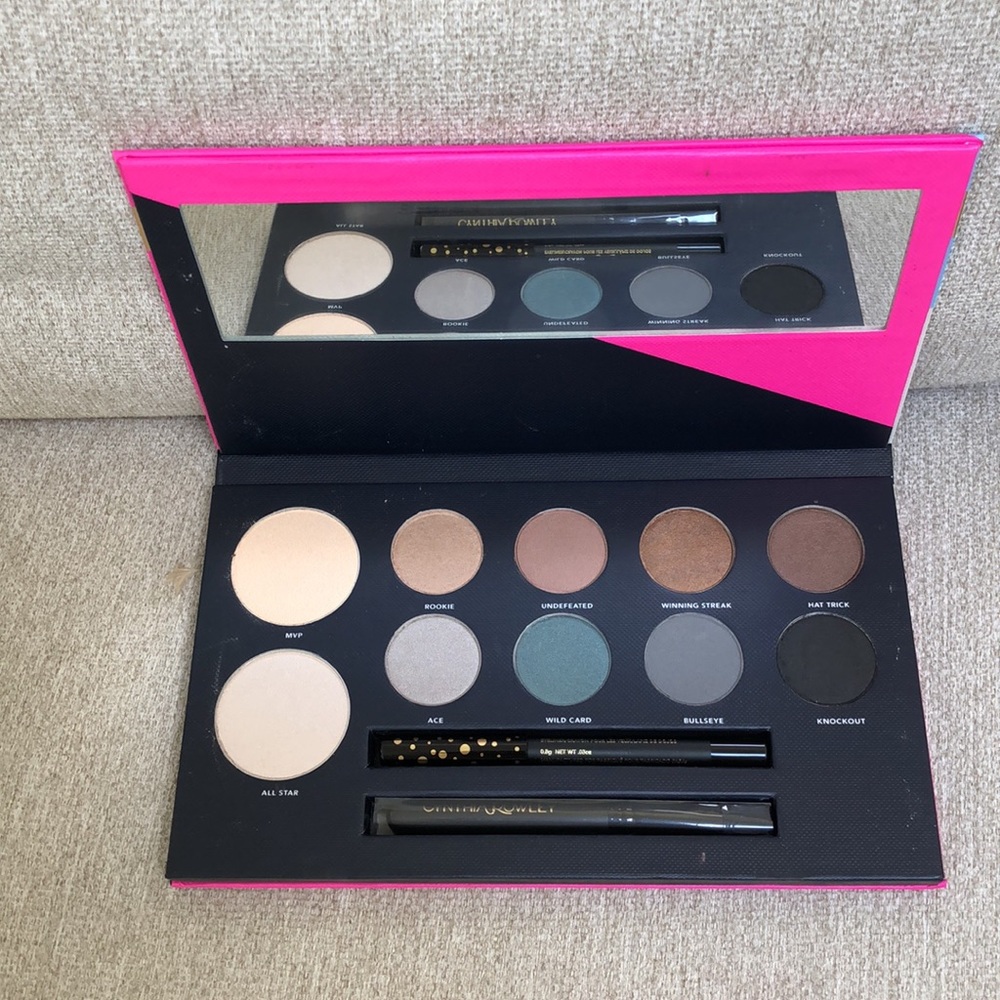 Cynthia Rowley Game Face Eyeshadow Palette - Picture 10 of 10